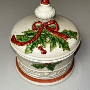 Vintage Enesco Japan  1979 Christmas Trinket Box